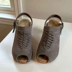 No. 6 Peep toe tan leather clogs with sling